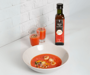 Surpreenda com uma entrada para o Dia dos Namorados bem sofisticada: gaspacho com vieiras e Azeite Olibi. Uma receita leve e cheia de sabor.